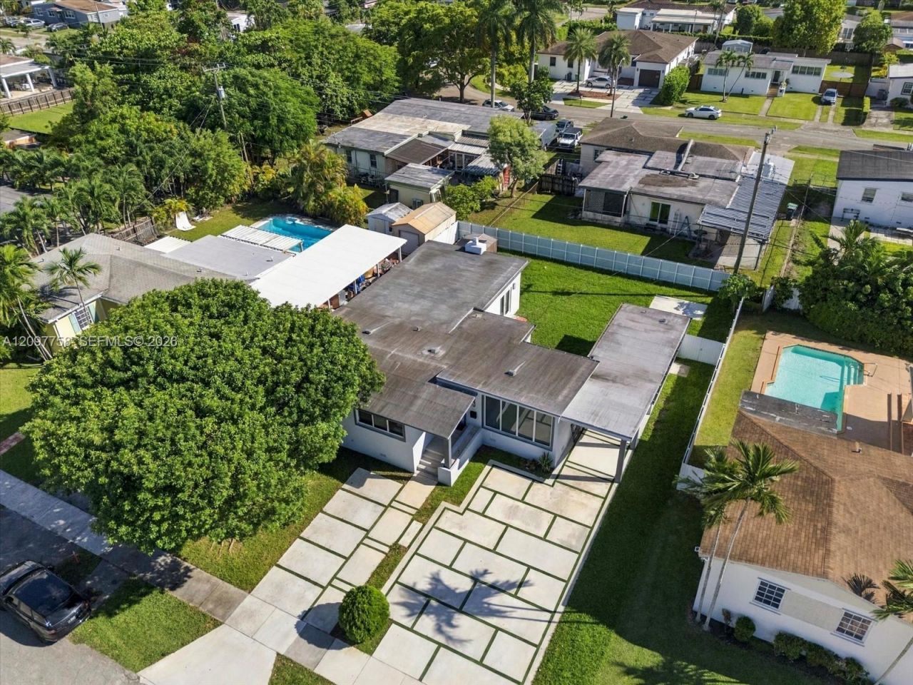 8440 SW 34th Ter, Miami, FL 33155 Photo