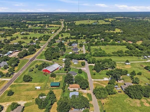 538 W Hughes Street , Collinsville, TX 76233