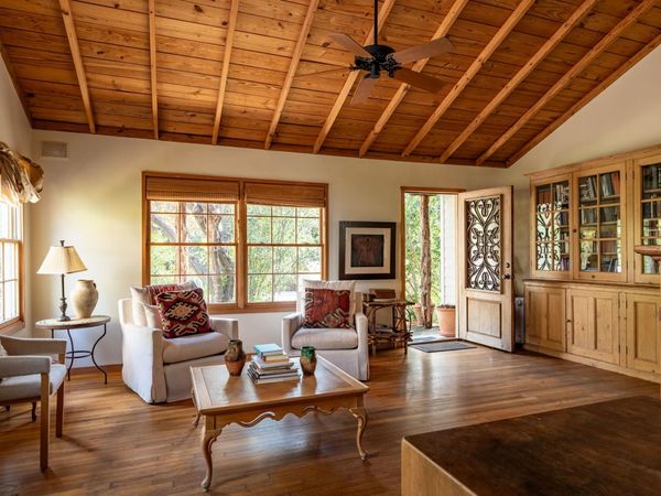 2410 Dormarion LN , Austin, TX 78703