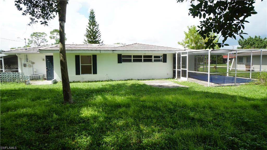 320 Hollywood St , Lehigh Acres, FL 33936 Photo