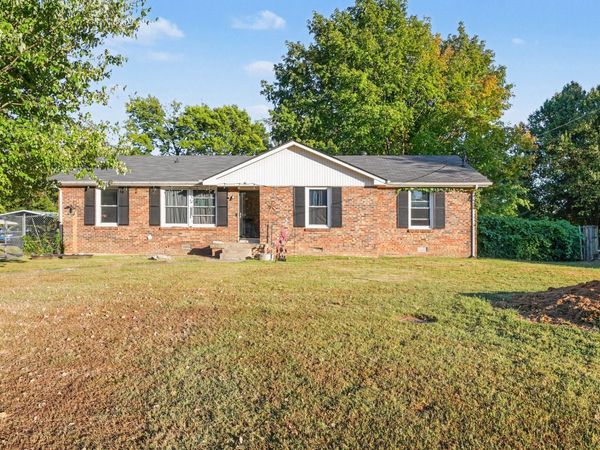 1511 Linden Dr , Clarksville, TN 37042