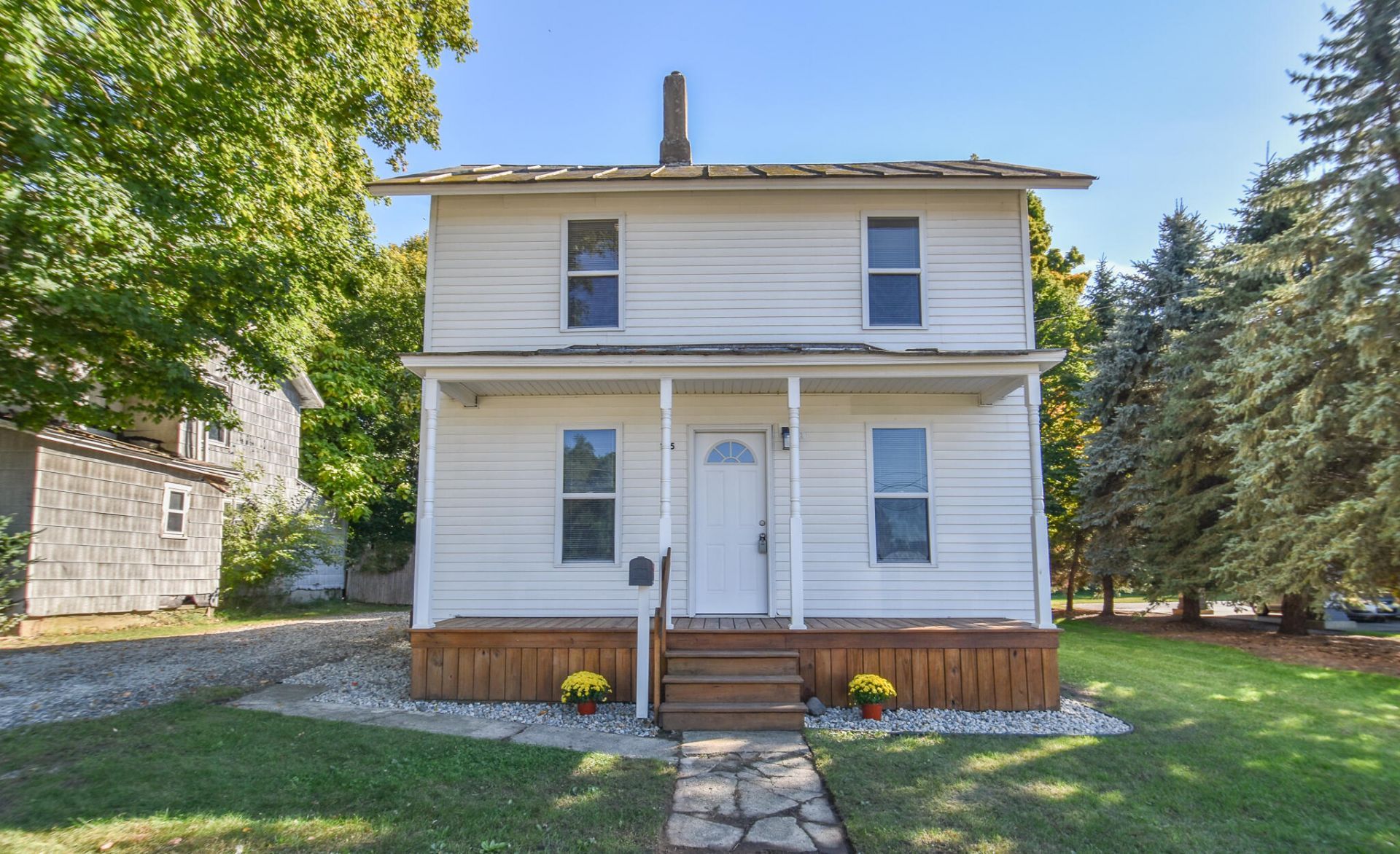 105 W Chicago Street, Quincy, MI 49082 Main Photo