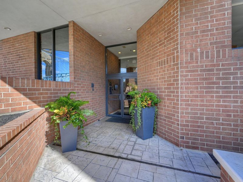 1 Riverside Place, Unit 302, Covington, KY 41011 Photo 4