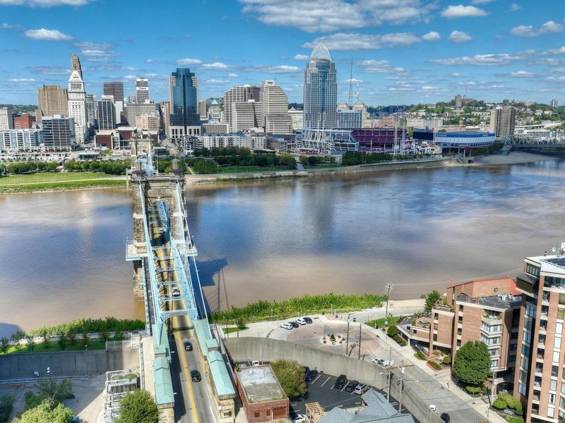 1 Riverside Place, Unit 302, Covington, KY 41011 Photo 9