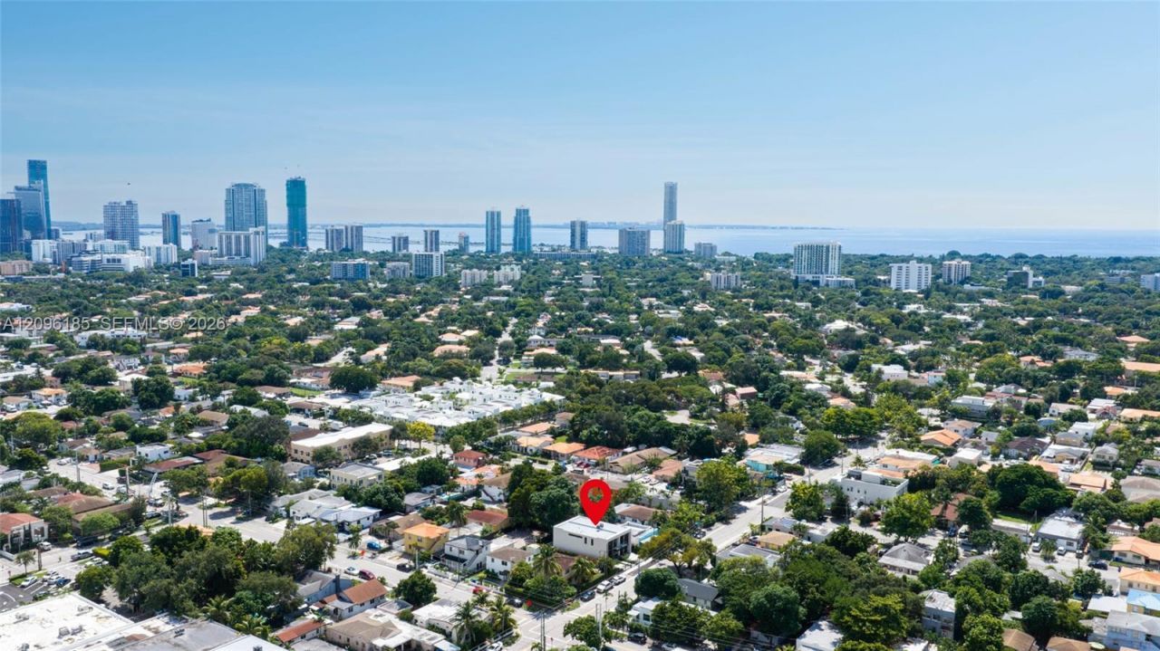 925 SW 10th Ave , Miami, FL 33130 Photo