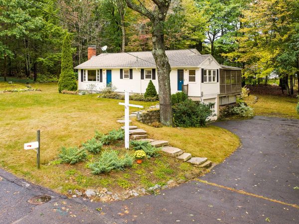 21 Carmichael Avenue, Falmouth, ME 04105