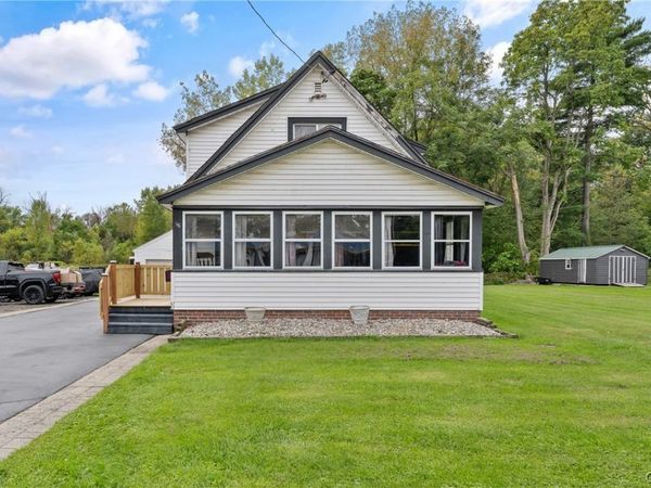 96 Syracuse Street, Baldwinsville, NY 13027