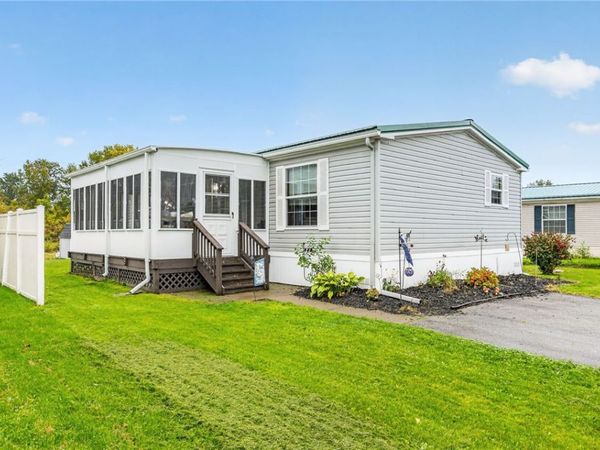951 Cobblestone Court , Holley, NY 14470