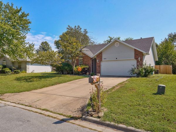 4818 N 9th Street , Ozark, MO 65721