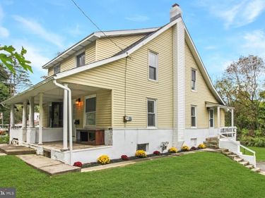 1403 PENNSYLVANIA AVENUE, EMMAUS, PA 18049