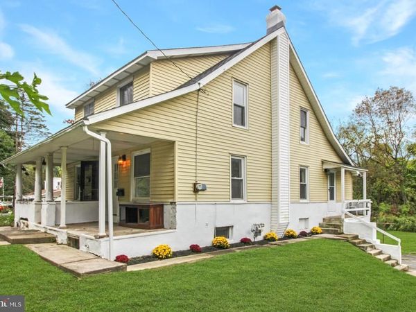1403 PENNSYLVANIA AVENUE , EMMAUS, PA 18049