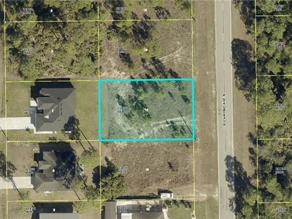 1821 Richmond AVE N, LEHIGH ACRES, FL 33972