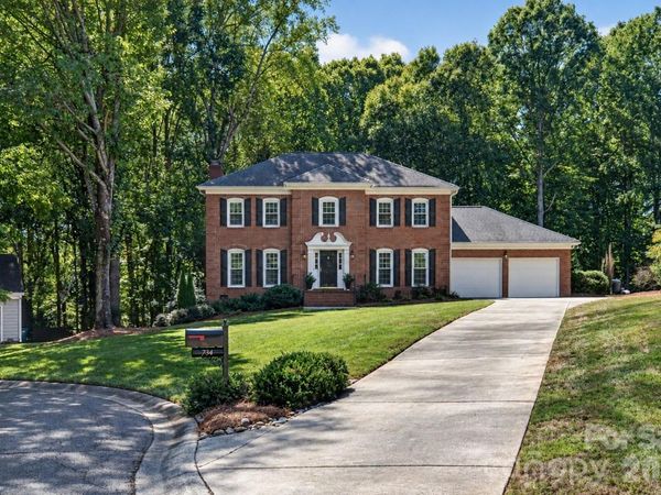 734 Stratford Woods Road , Matthews, NC 28105