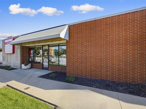 1229-1233 1st Avenue SE, Cedar Rapids, IA 52403