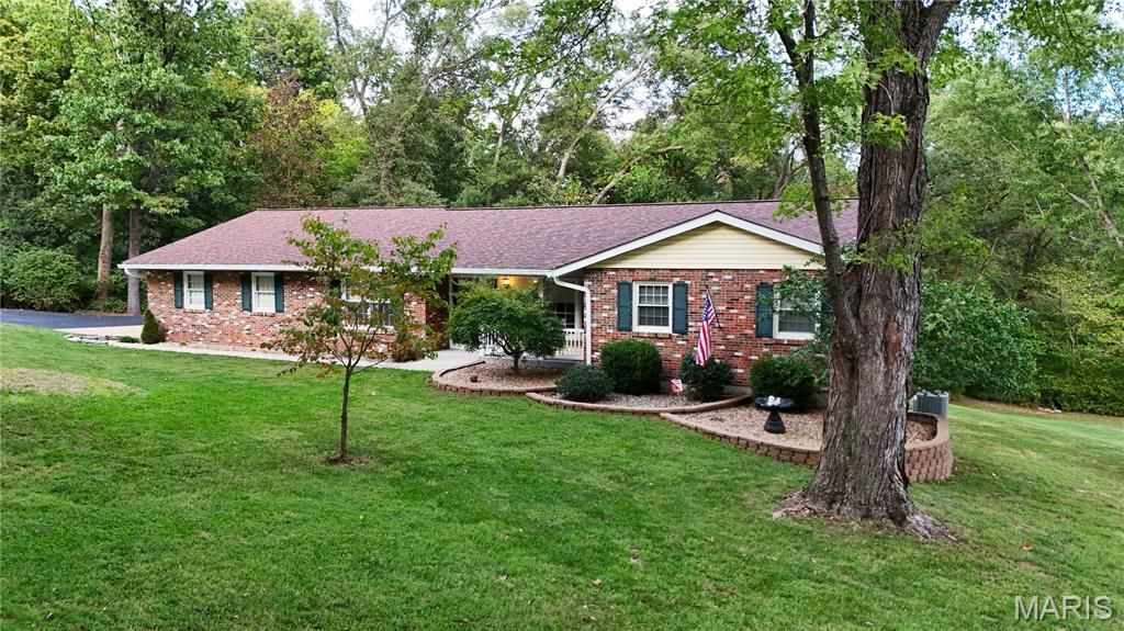 110 Summerset Lane, Festus, MO 63028 Main Photo