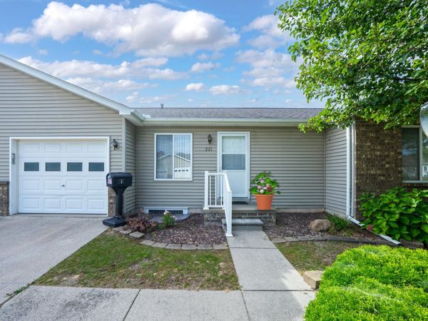 221 Superior Avenue, Marine, MI 48039