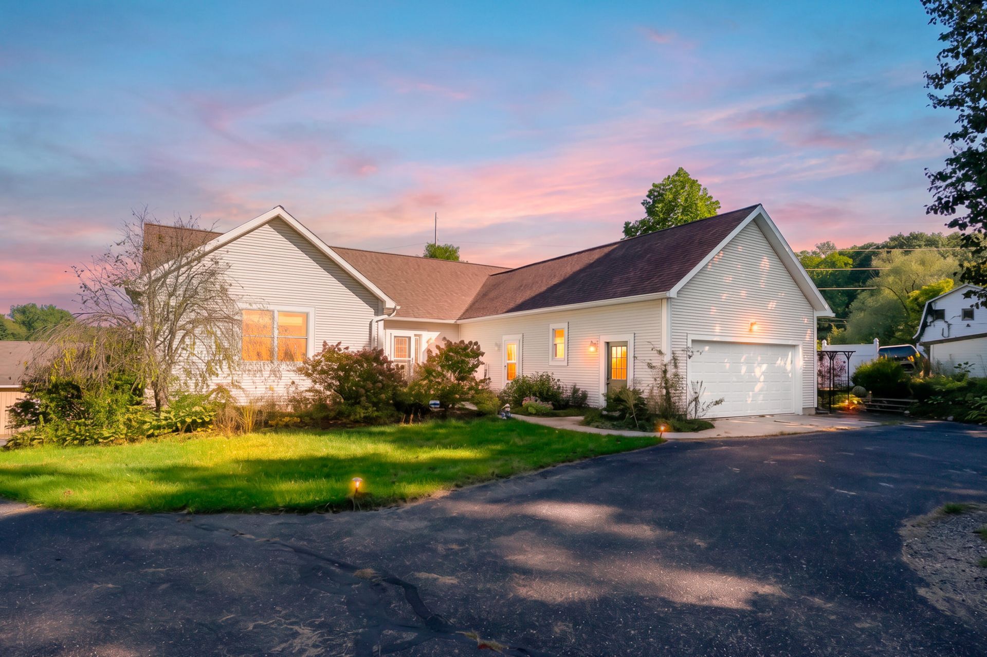 7086 W Peck Lake Road, Saranac, MI 48881 Main Photo