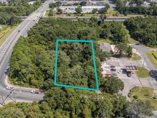 6006 Hilburn Rd, Pensacola, FL 32504