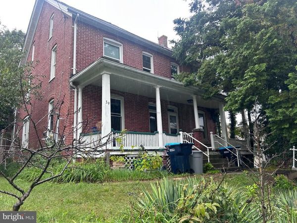 37 W PENNSYLVANIA AVENUE, STEWARTSTOWN, PA 17363