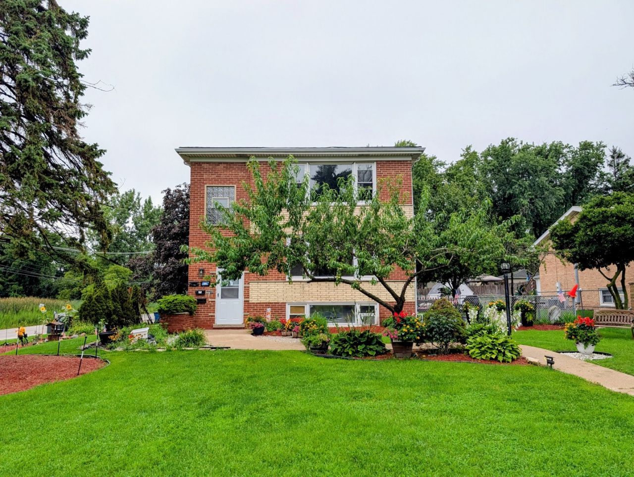 16w780 57th Street , Unit 2, Clarendon Hills, IL 60514 Main Photo