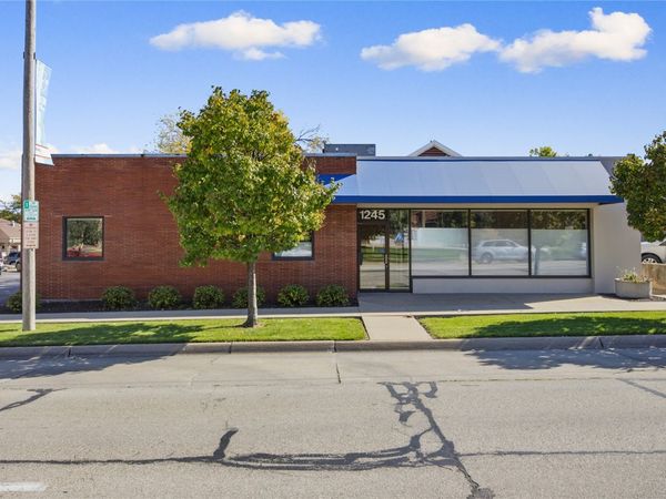 1243-1245 1st Avenue SE, Cedar Rapids, IA 52403