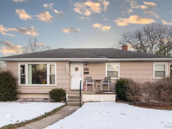 21858 Pleasant Avenue , Eastpointe, Mi 48021