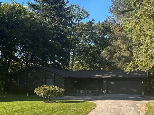 6263 Davison Road , Burton, Mi 48509