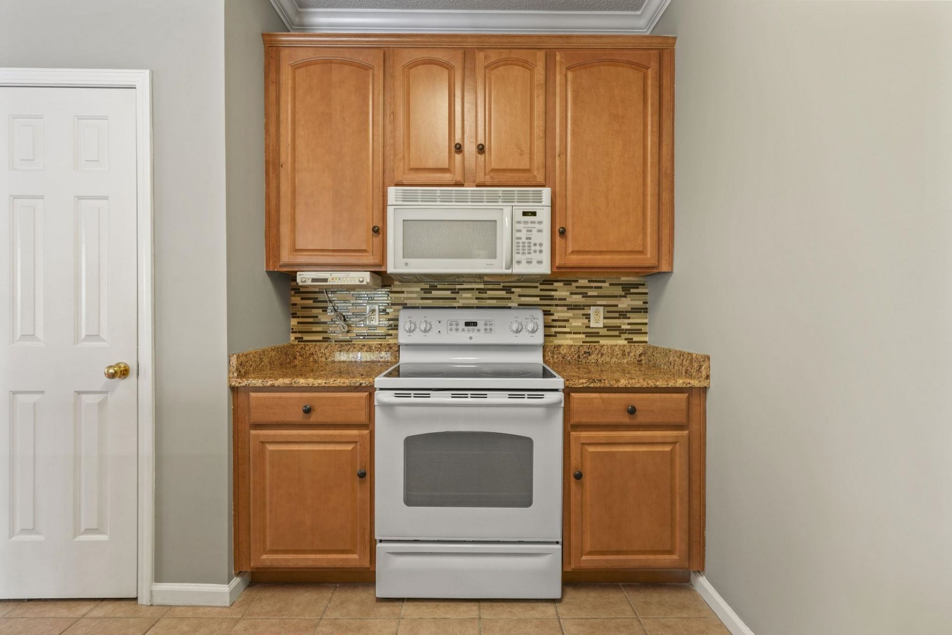 5792 Longwood Dr. Photo 10