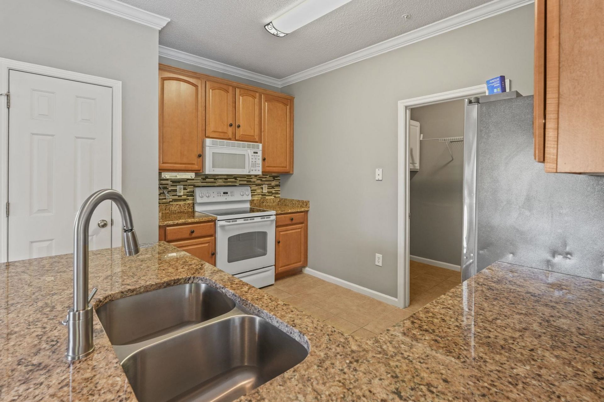 5792 Longwood Dr. Photo 11