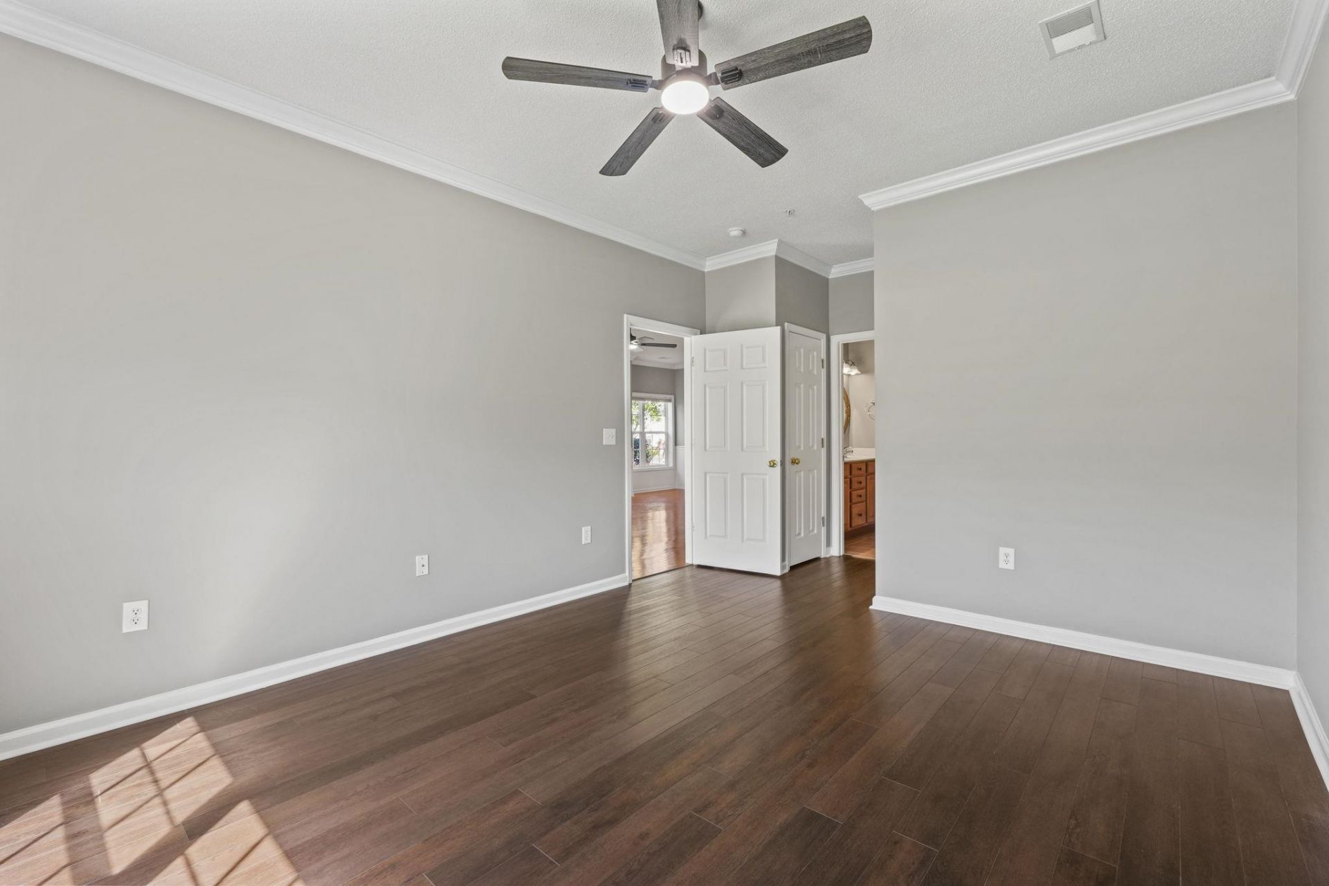 5792 Longwood Dr. Photo 16