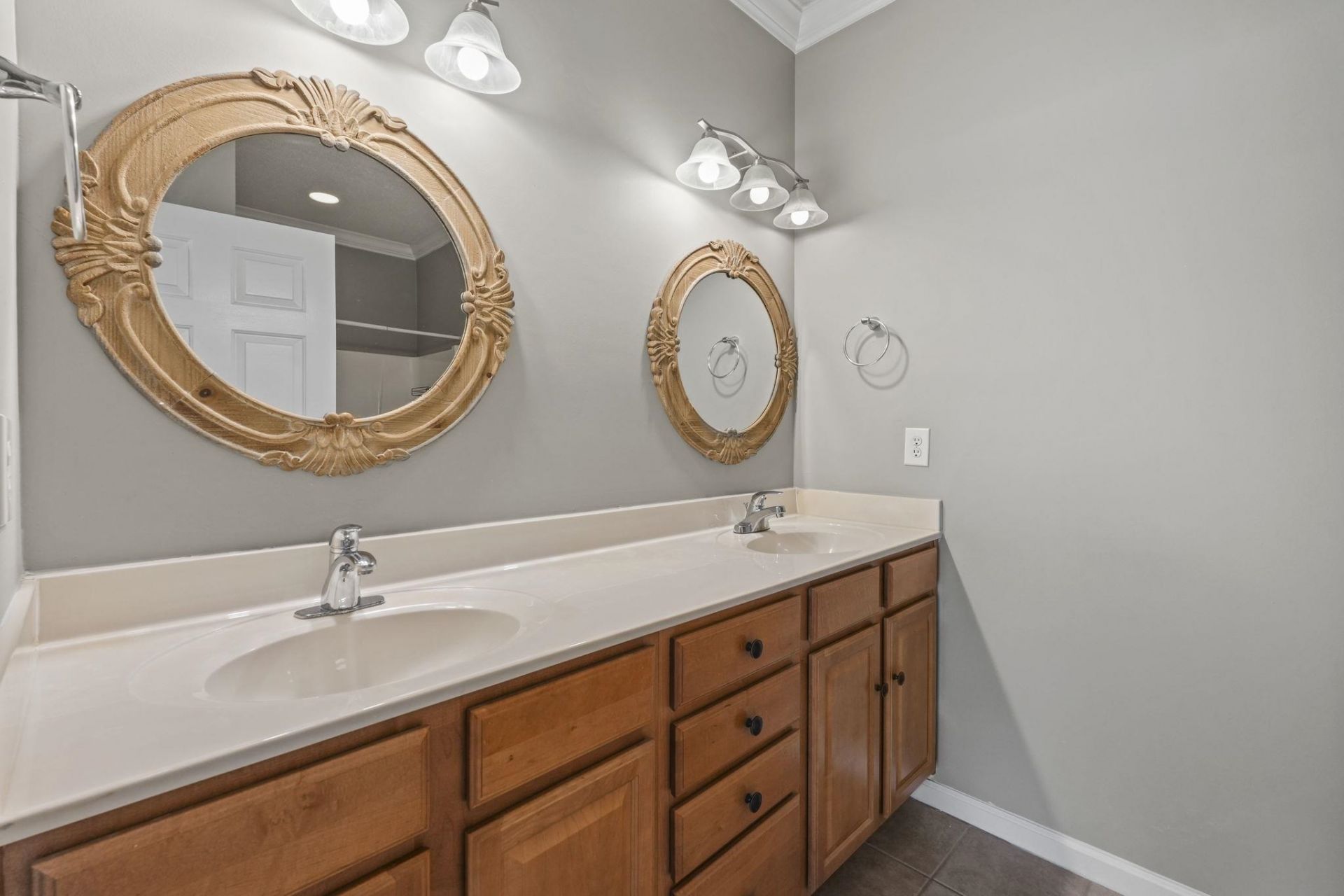 5792 Longwood Dr. Photo 19