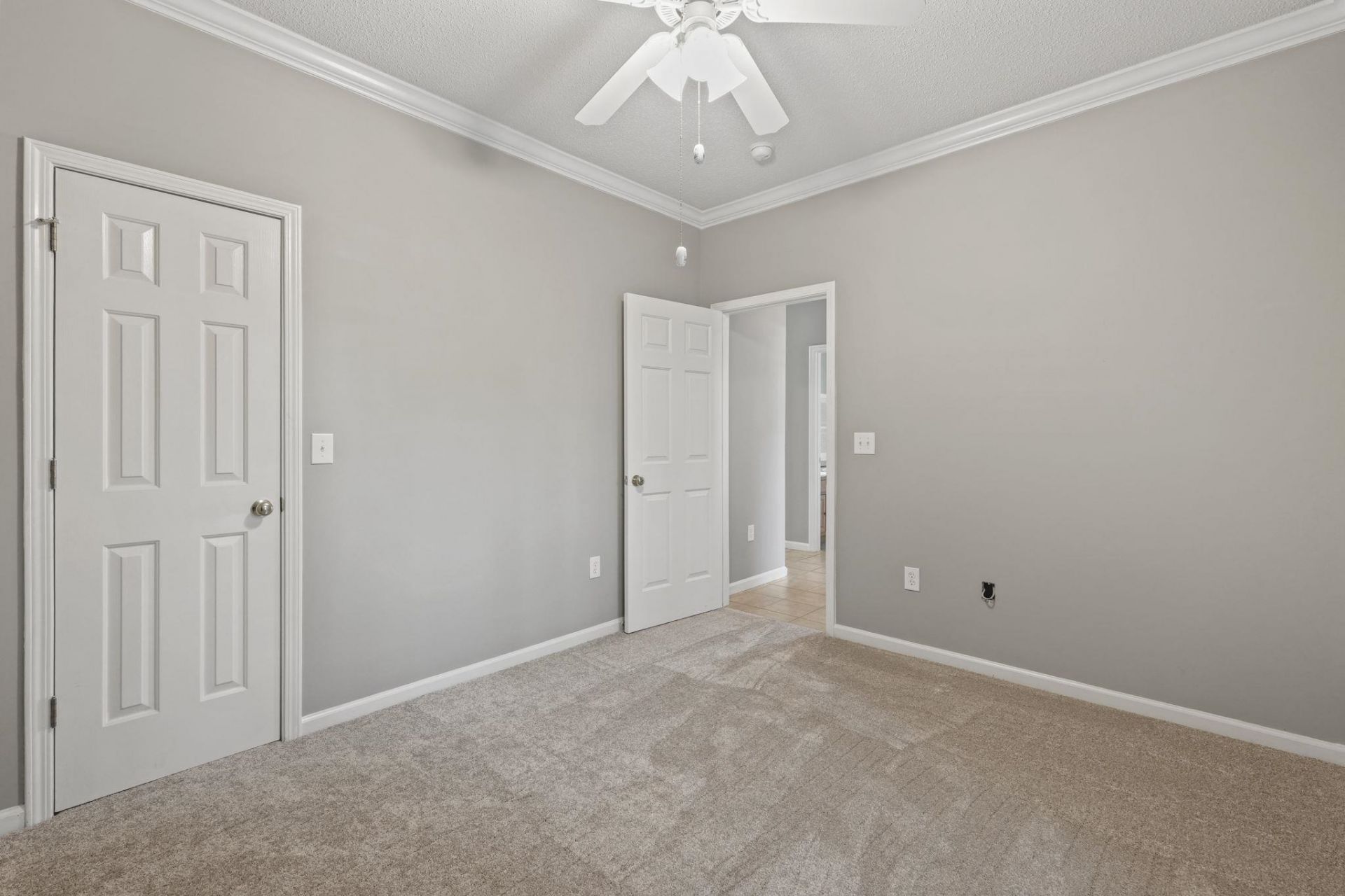 5792 Longwood Dr. Photo 26
