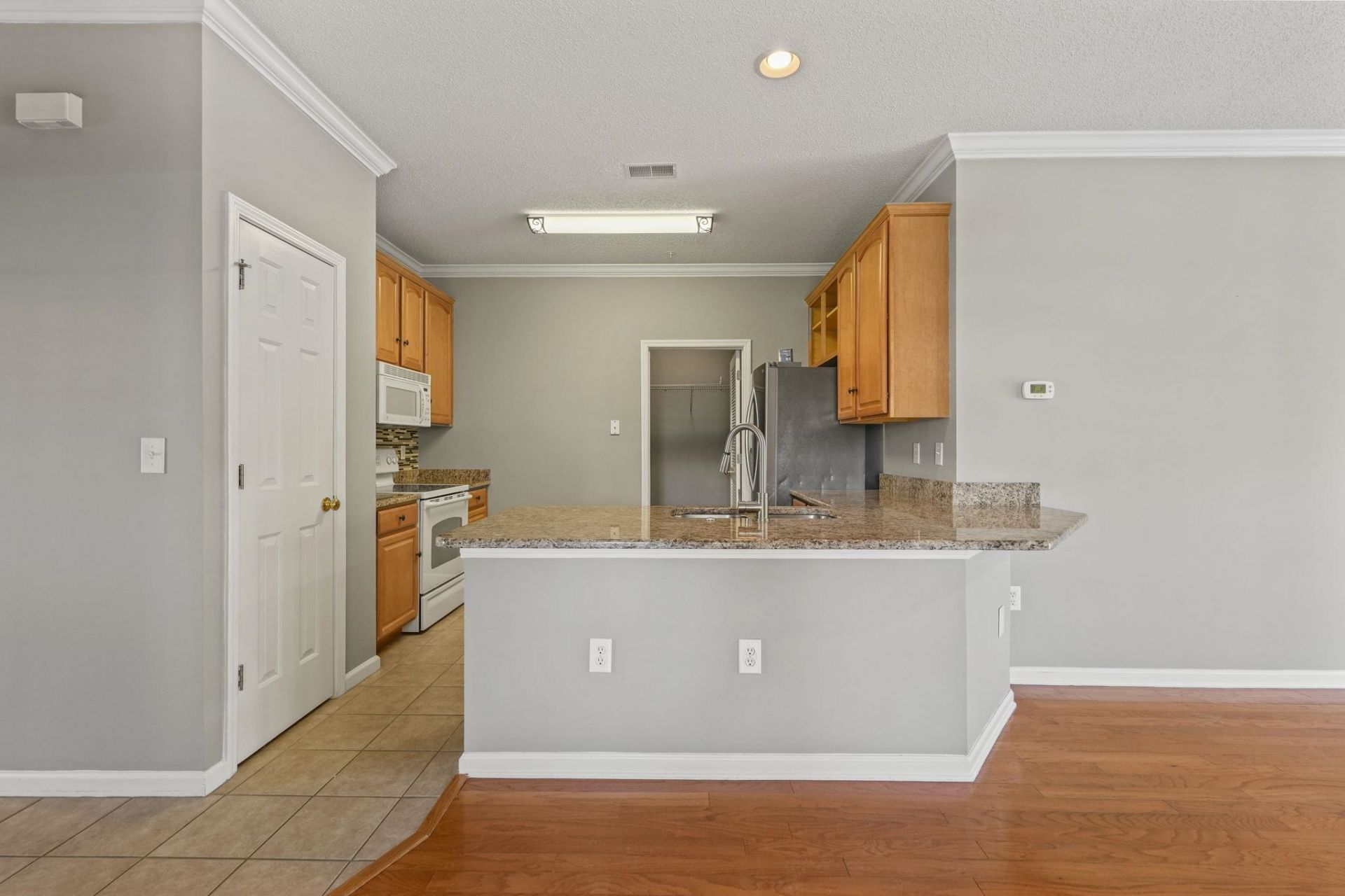 5792 Longwood Dr. Photo 8