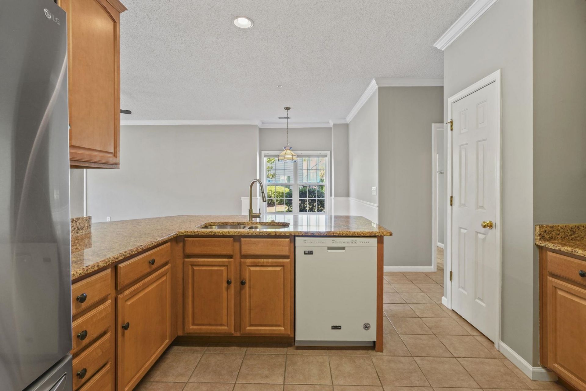 5792 Longwood Dr. Photo 9