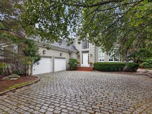 36 Stone Hill Drive S, Manhasset, NY 11030