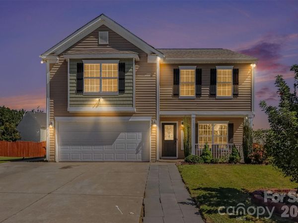 8824 Merrie Rose Avenue , Charlotte, NC 28213