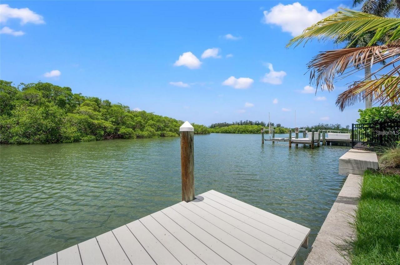 1406 Tangier Way, Sarasota, FL 34239 Photo