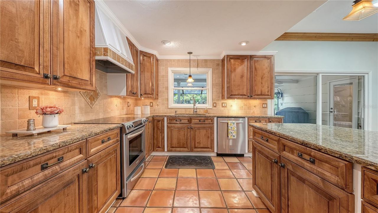 4887 Peregrine Point Circle E, Sarasota, FL 34231 Photo