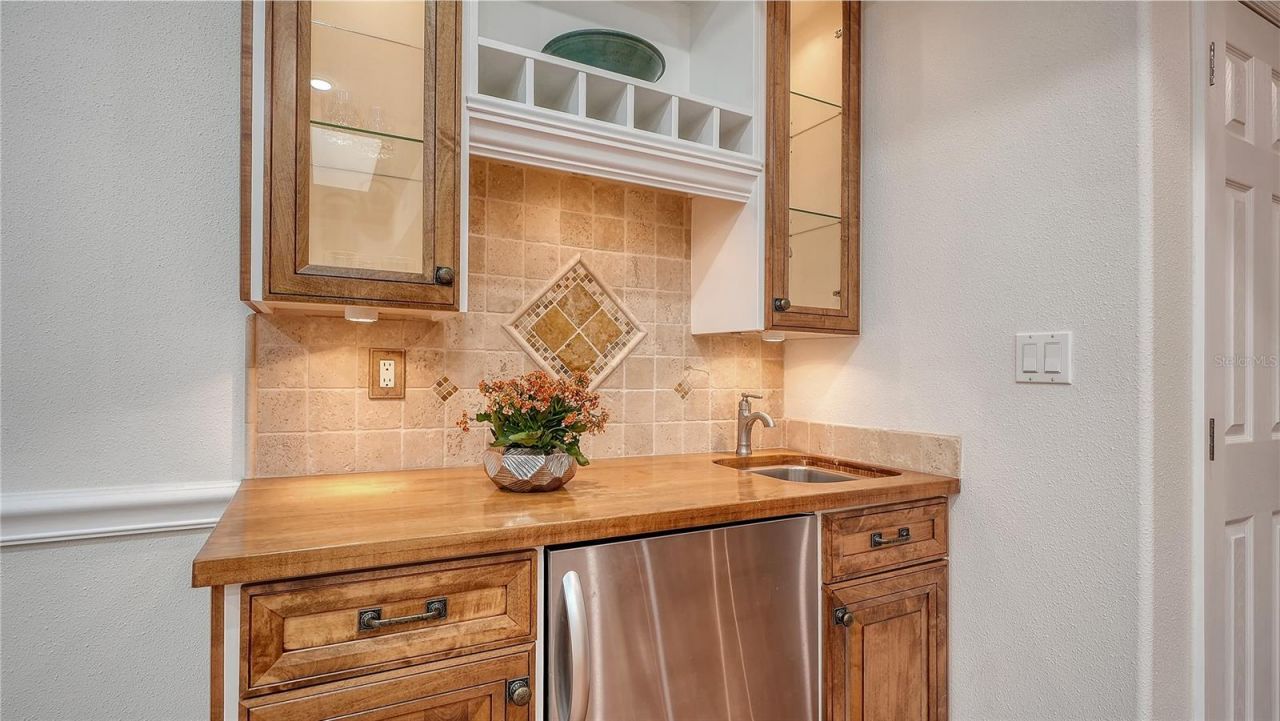 4887 Peregrine Point Circle E, Sarasota, FL 34231 Photo