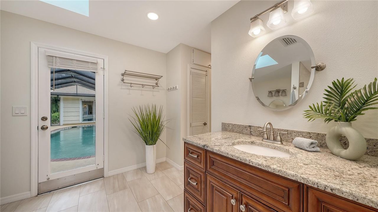 4887 Peregrine Point Circle E, Sarasota, FL 34231 Photo
