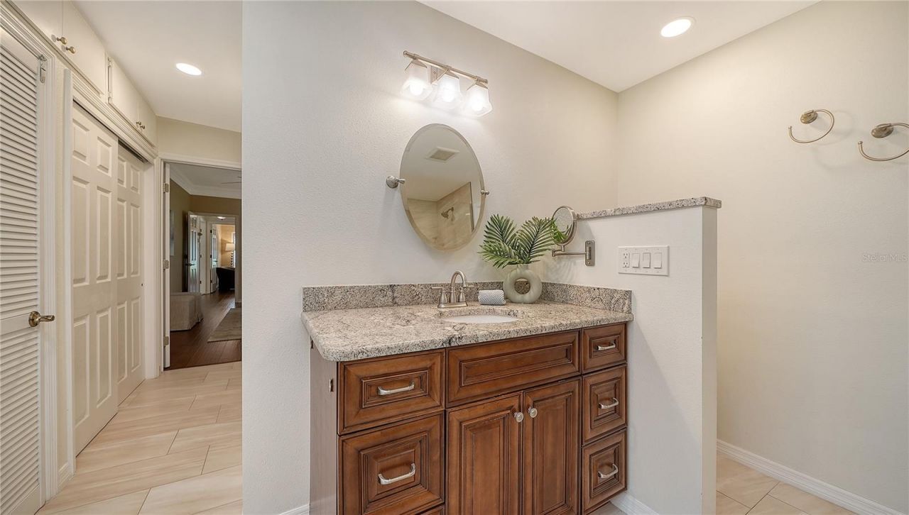 4887 Peregrine Point Circle E, Sarasota, FL 34231 Photo