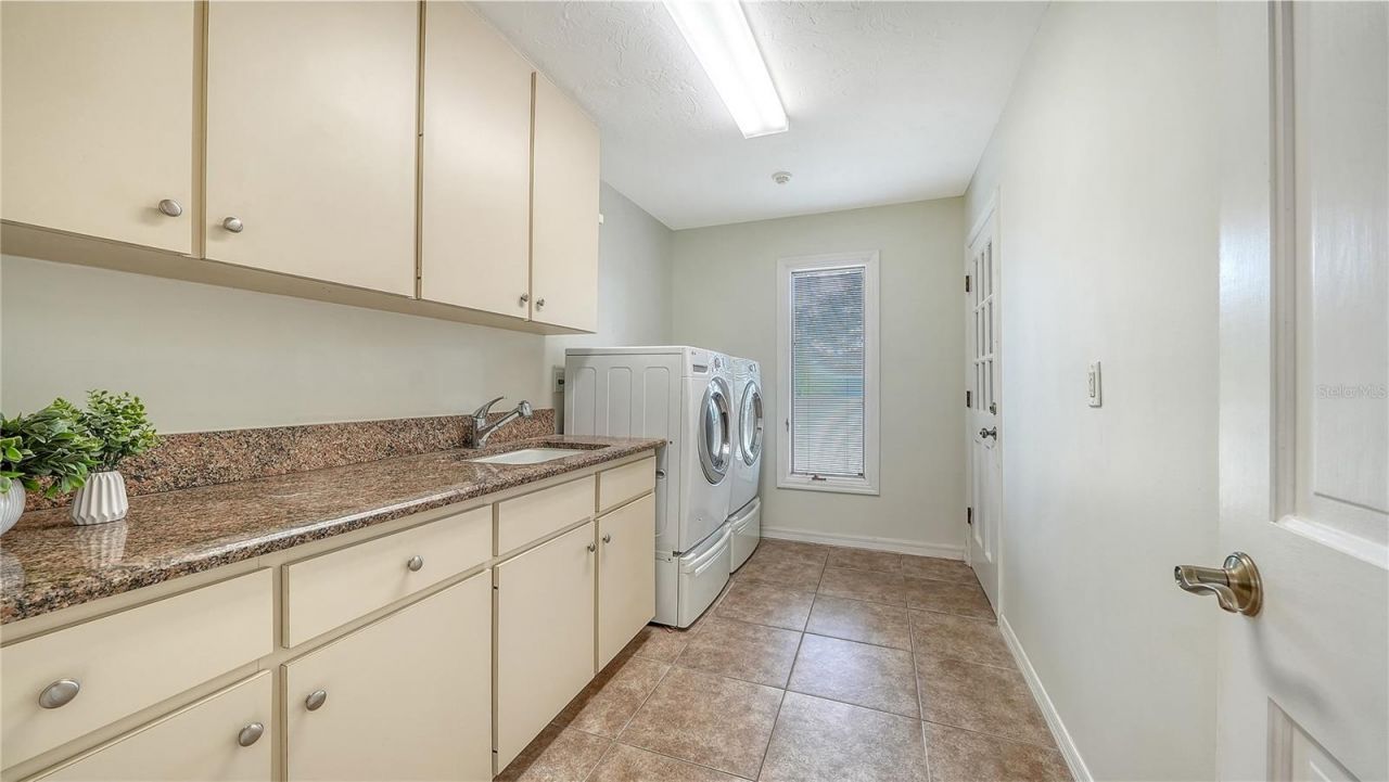 4887 Peregrine Point Circle E, Sarasota, FL 34231 Photo
