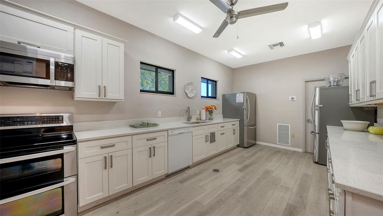 4887 Peregrine Point Circle E, Sarasota, FL 34231 Photo