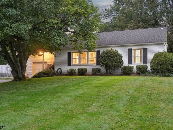 17 Cherry Ln, Mendham, NJ 07945
