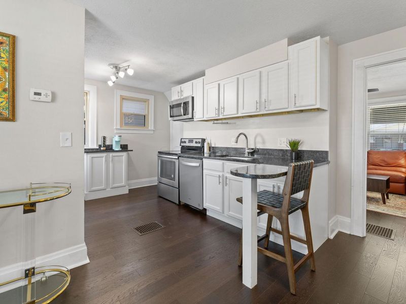 220 E Welch Avenue, Columbus, OH 43207 Photo 8