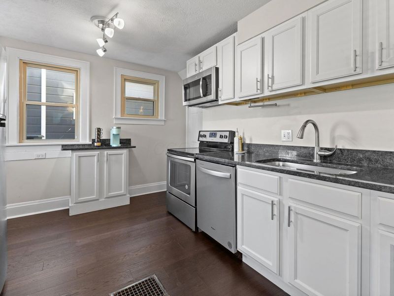 220 E Welch Avenue, Columbus, OH 43207 Photo 9