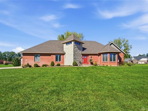 1576 Meadowlands Drive, Fairborn, OH 45324