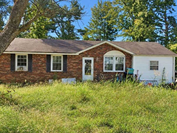 311 Meadow LN , Portland, TN 37148