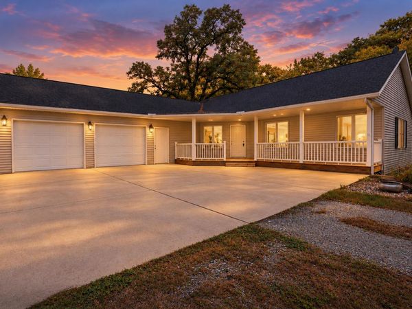 33850 98th Street, Waseca, MN 56093