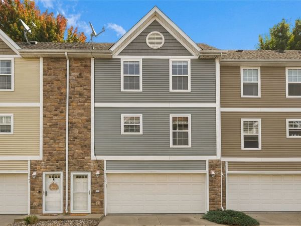 1139 Redstone Lane, Pleasant Hill, IA 50327